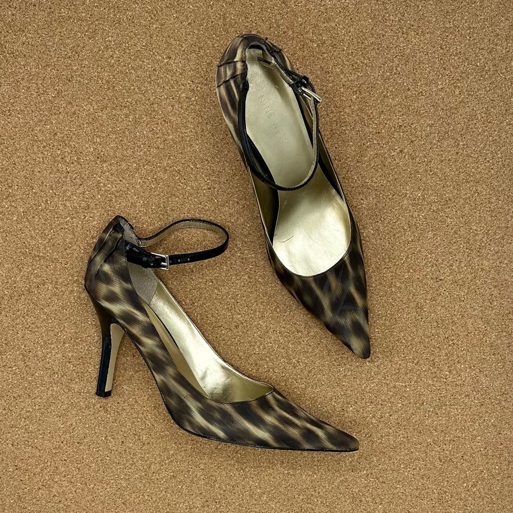 Nine West Animal Print Pointed Toe Pumps with Ankle Strap- Size 7M